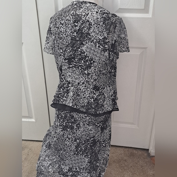 Studio 1 Sleeveless Maxi Dress With Open Top      Size 12 - Picture 8 of 16